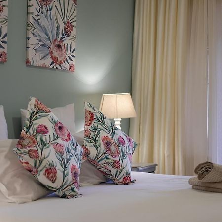 Hotel Eight Palms à Port Edward Extérieur photo