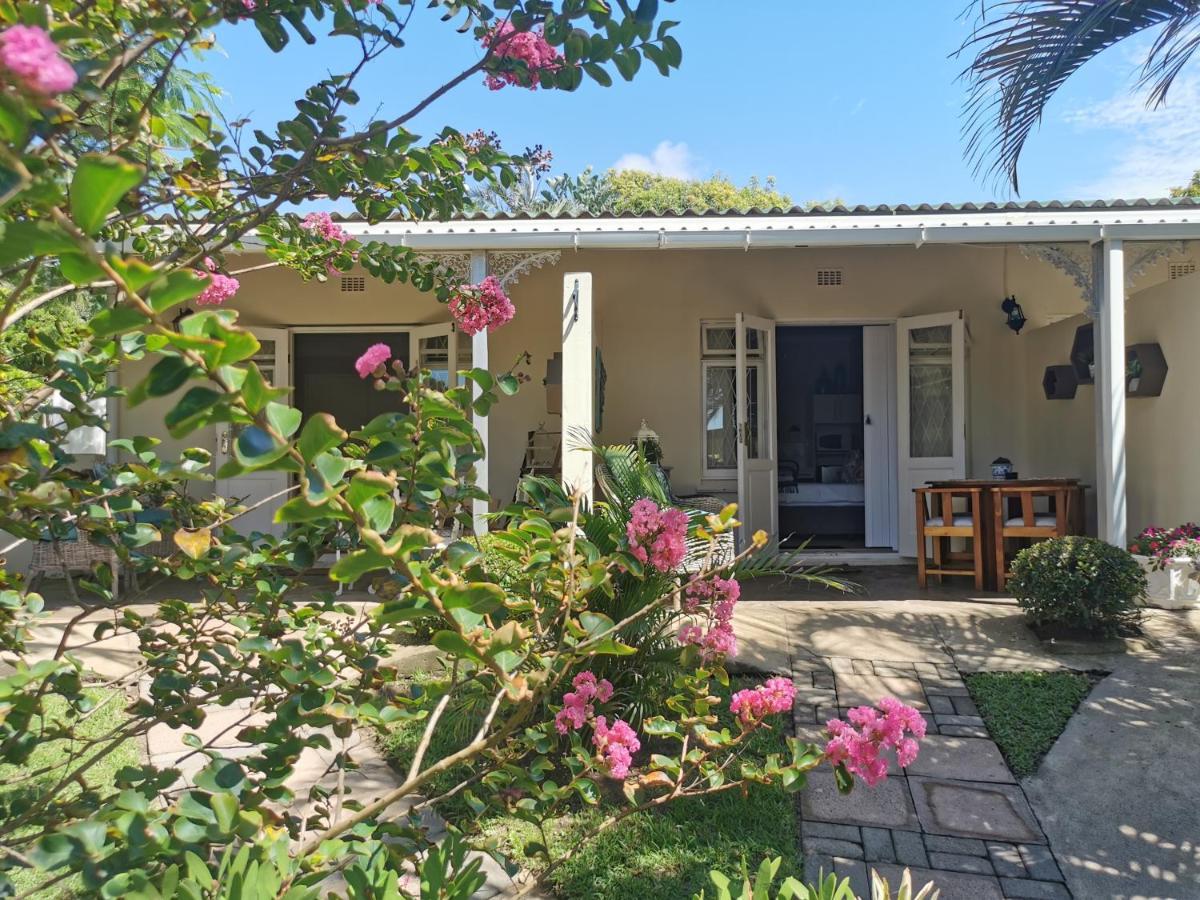 Hotel Eight Palms à Port Edward Extérieur photo