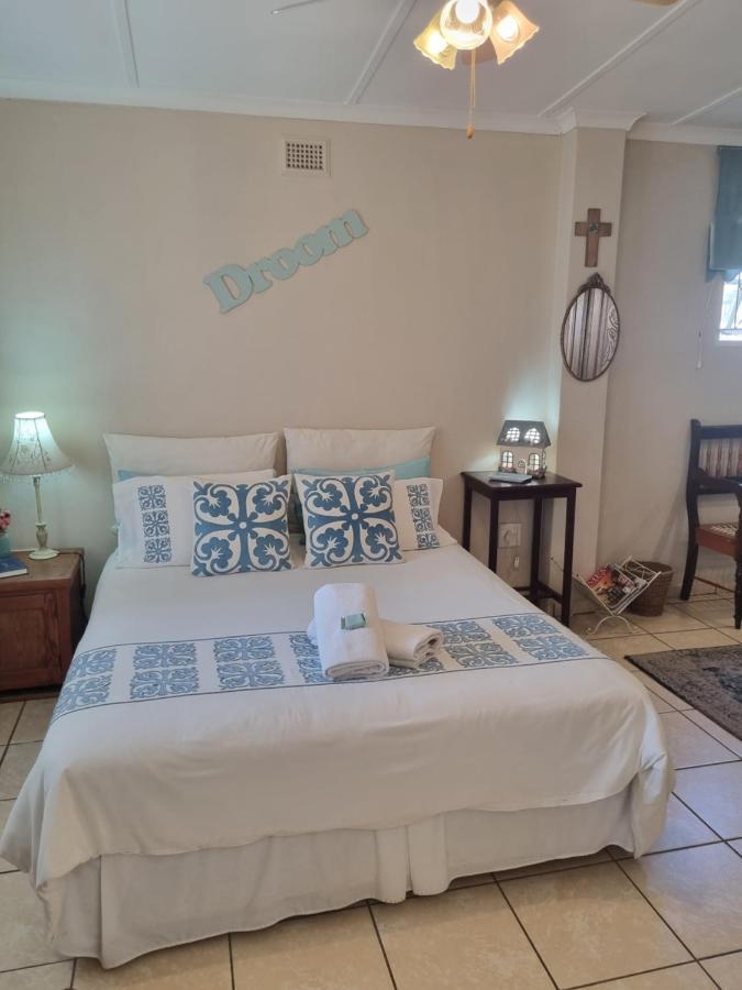 Hotel Eight Palms à Port Edward Extérieur photo