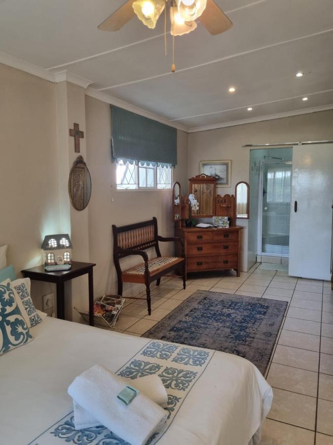 Hotel Eight Palms à Port Edward Extérieur photo