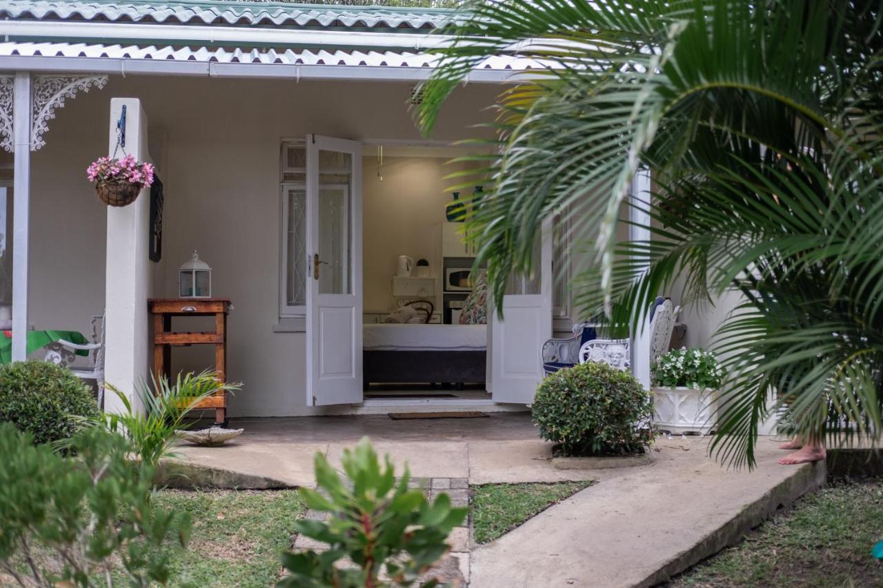 Hotel Eight Palms à Port Edward Extérieur photo