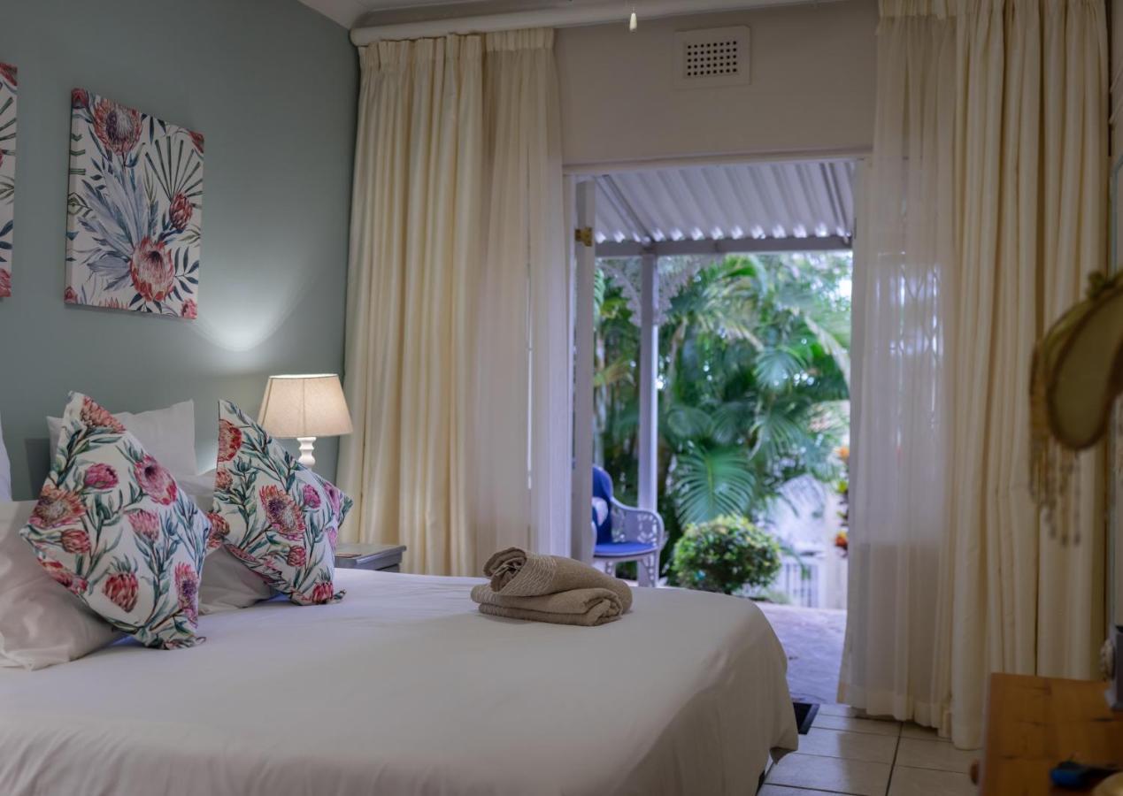 Hotel Eight Palms à Port Edward Extérieur photo